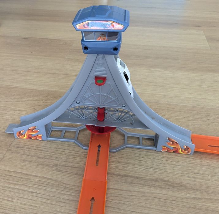 Hot wheels mega zestaw + autka