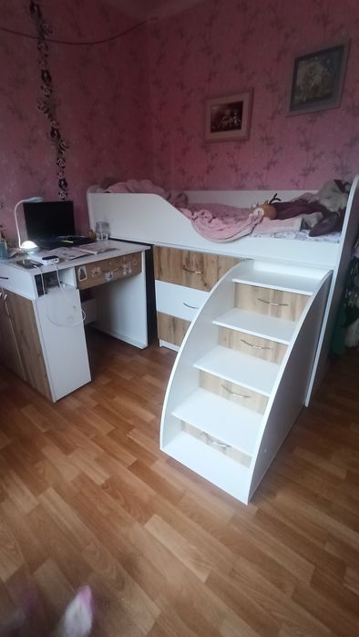 Ліжко чердак для дівчаток