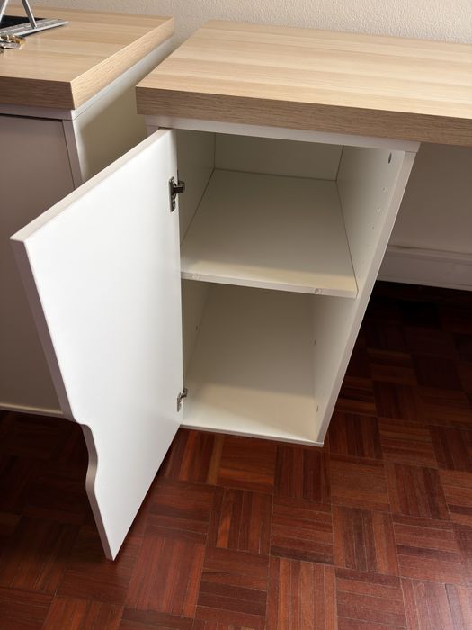 Mesa secretária