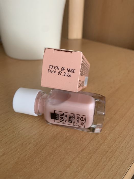 Kuracja do paznokci 7w1 Avon Touch of Nude