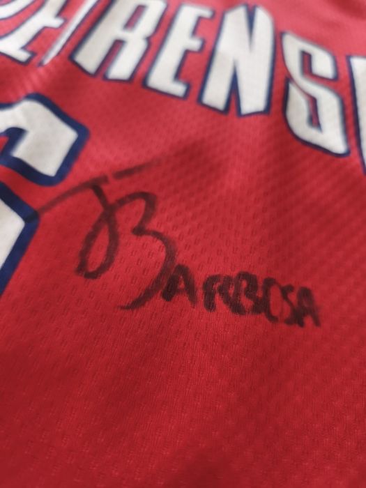 Camisola autografada José Barbosa (Oliveirense)
