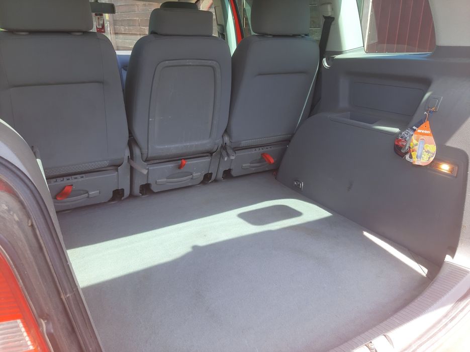 Touran 1.6 fsi.            .