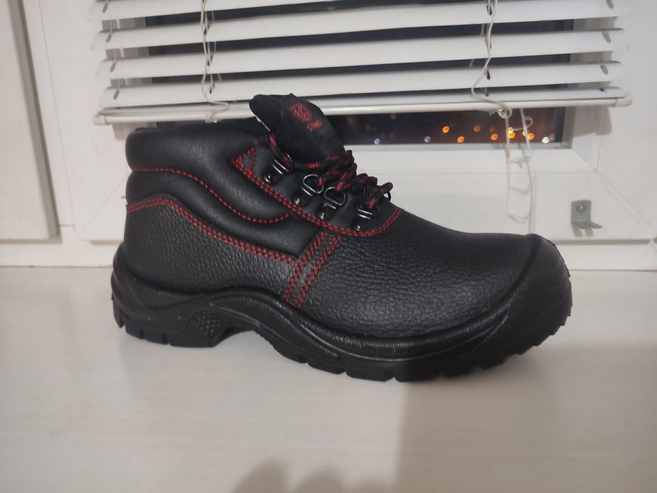 Робочі черевики, Nitras
