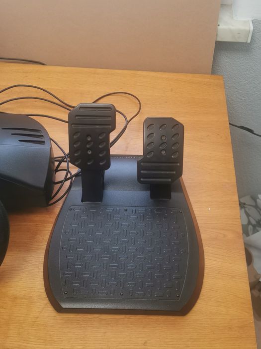 Kierowca PC Thrustmaster T80 Ferrari (02)