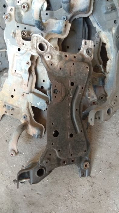 Мазда 3ВК 2003-08 передний подрамник BP4K34800K