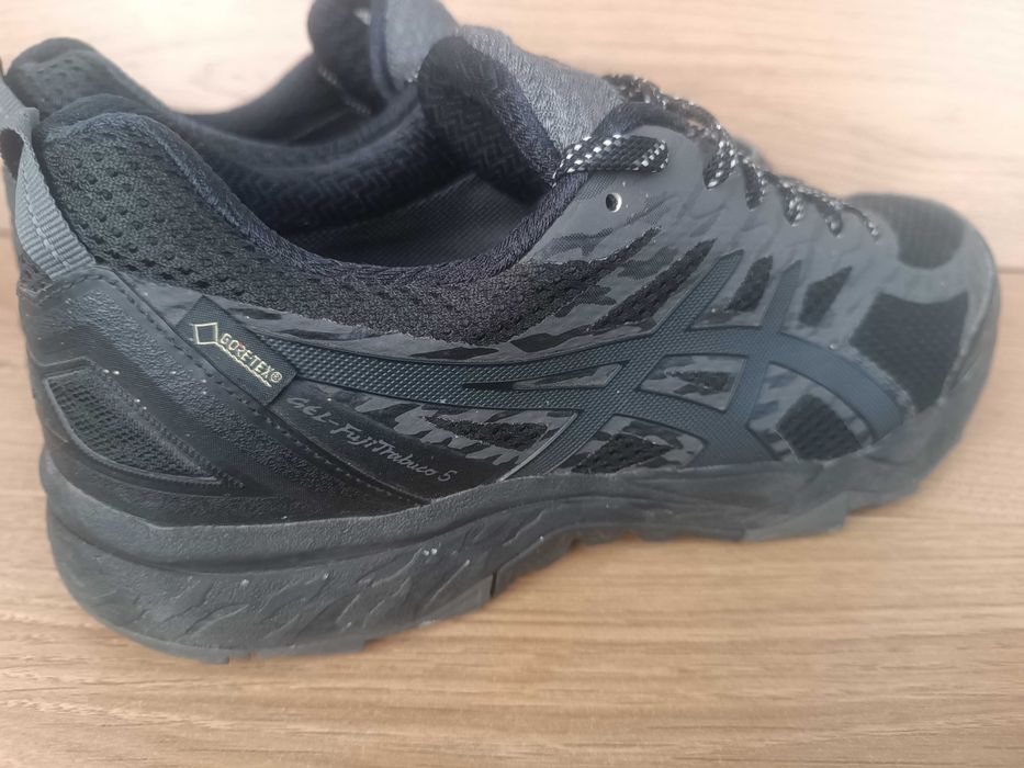 Кроссовки на весну Asics Fujitrabuco Gore tex 42 р 27 см Vietnam идеал