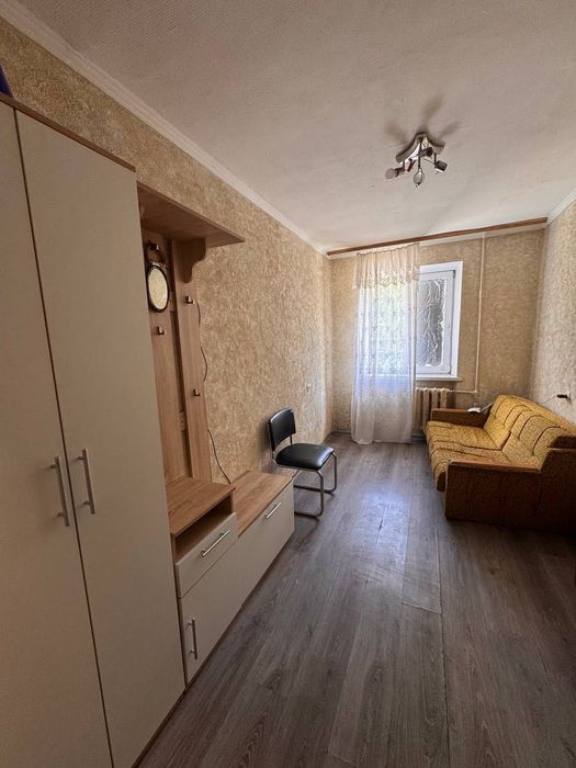Кімната в комунальній квартирі зразкового порядку