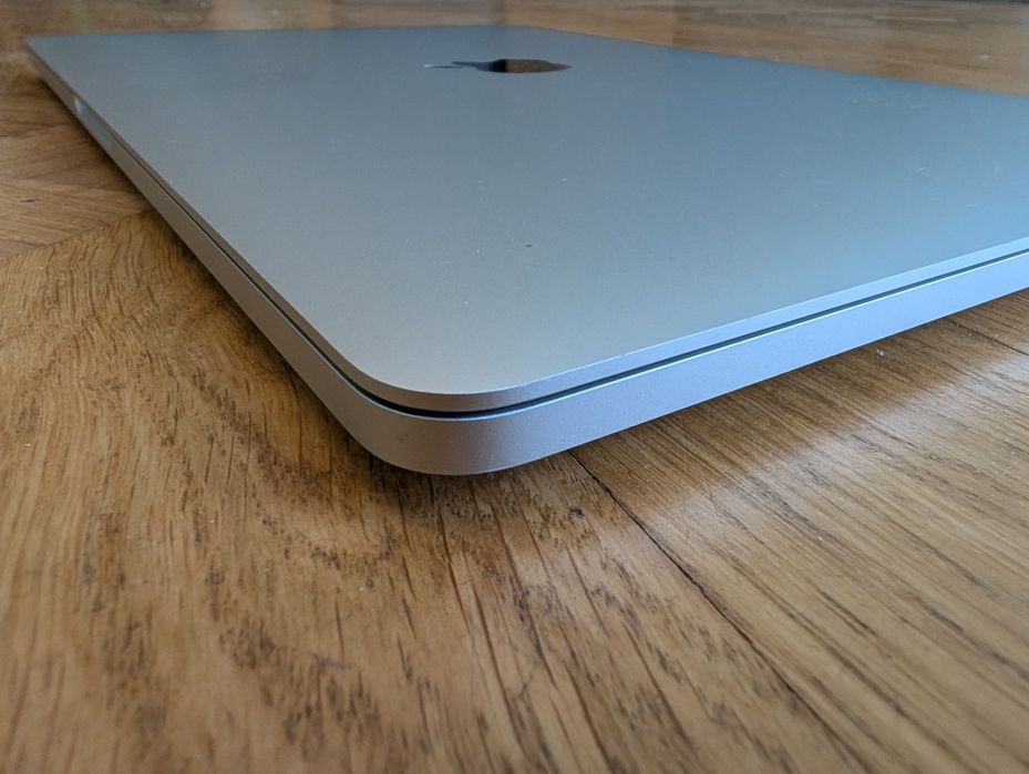 MacBook Pro 2020/2021, a2251, 13"  і5, 16/512 ГБ, як новий, 72 цикли