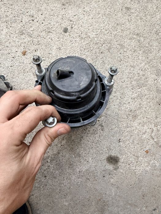 Опори двигуна BMW G20,G22 320,330,420,430