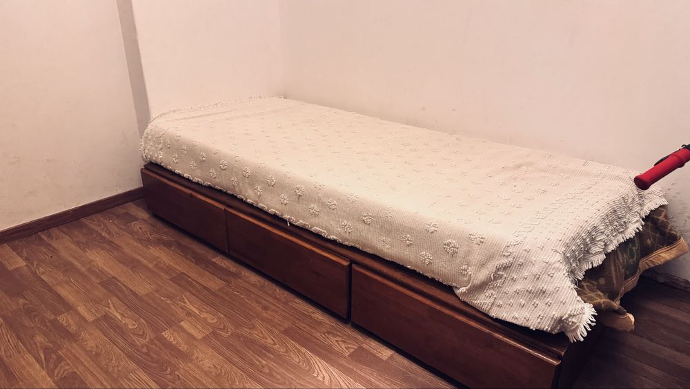 Cama Individual de Madeira