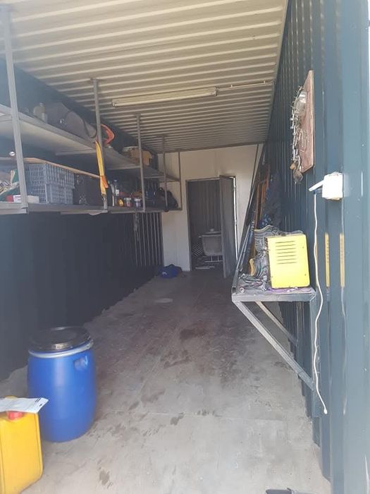 Estaleiro com apartamento ( Luanda -AO)