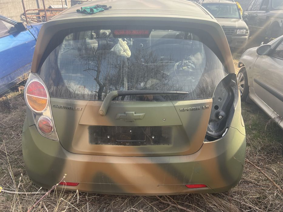 Chevrolet Spark 2013 год 1.0 бензин