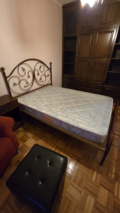Cama vintage castanha com ou sem colchão