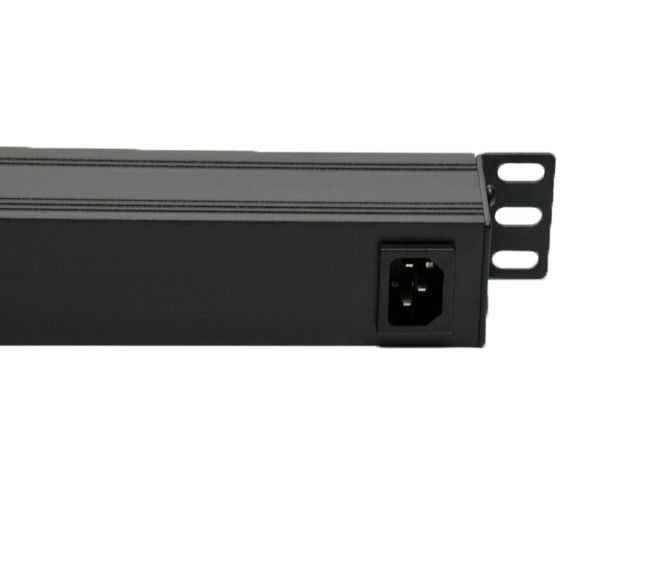 Блок розеток (удлинитель) 19" на 8 розеток, вход под UPS: 535 грн ...