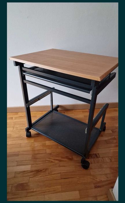 Secretária de computador