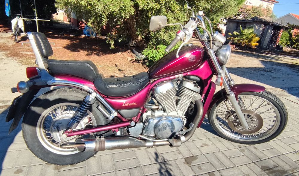 Suzuki Intruder VS750
