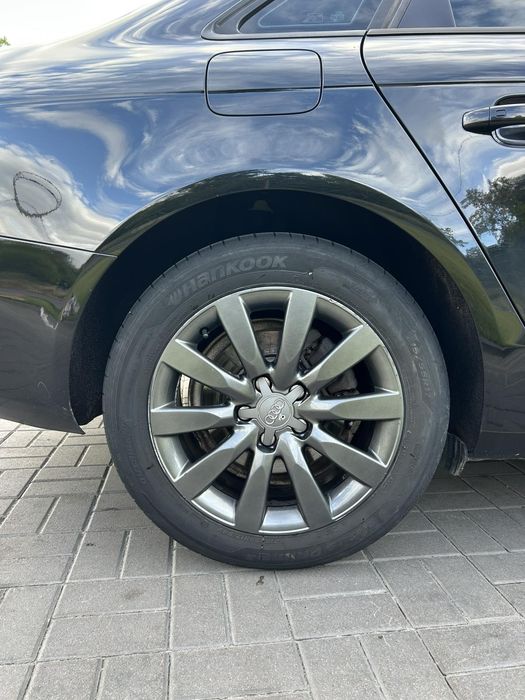 Audi A4 b8 2013  2.0 бензин ,