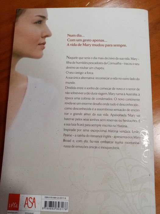 Livro Romance "Nunca me Esqueças"