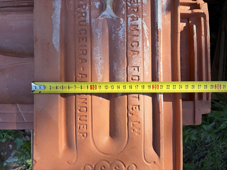 Telhas e Topos Usadas (Ceramica Forte Labrugeira-Alenquer)
