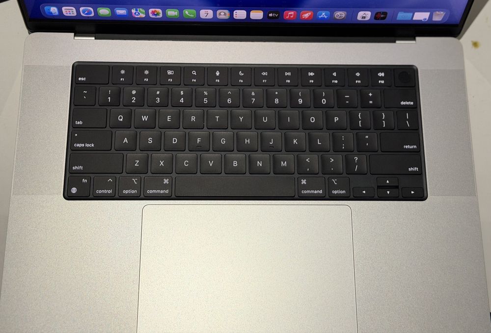 Майже новий MacBook Pro 16  M1 Pro, 16GB RAM, 1TB SSD Гарантія Магазин