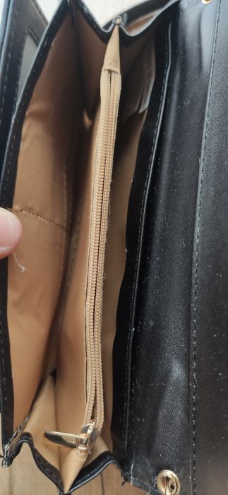 Portfel z cyrkoniami i odpinanym paskiem