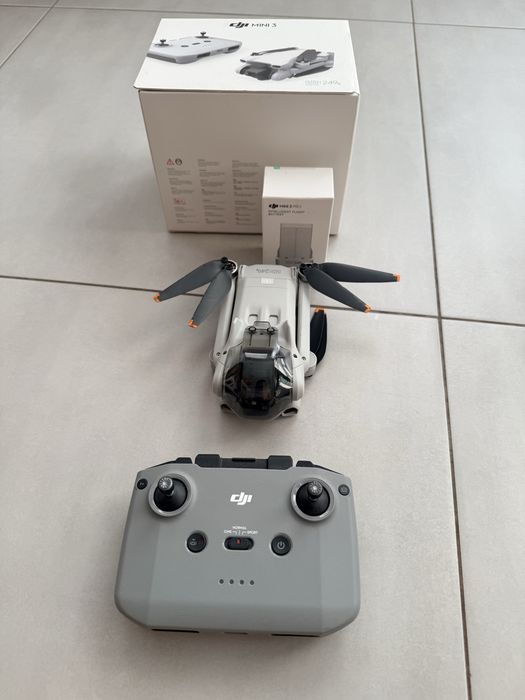 Dron DJI Mini 3 4K + karta pamieci oraz nowa dodatkowa bateria