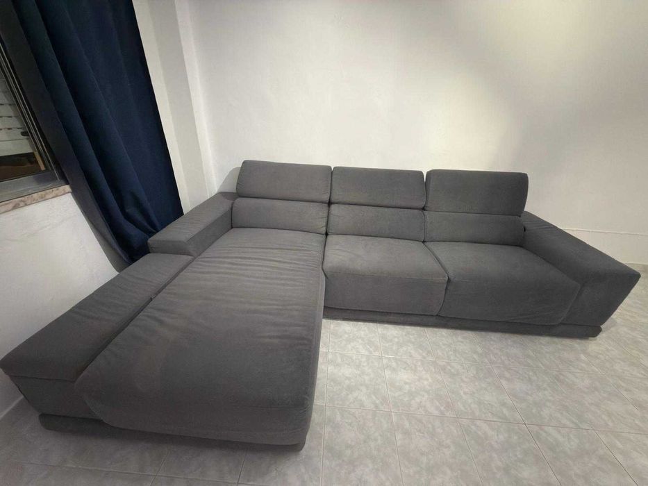 Sofá com chaise e arrumaçao