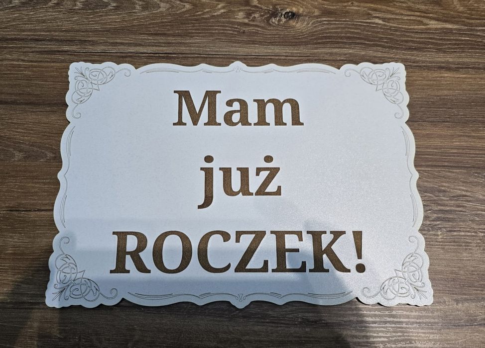 Drewniana tabliczka do zdjęcia "Mam już roczek"