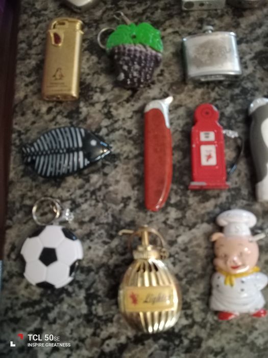 33 esqueiros antigos 30€ Só vendo o conjunto todo, não vendo em separado.