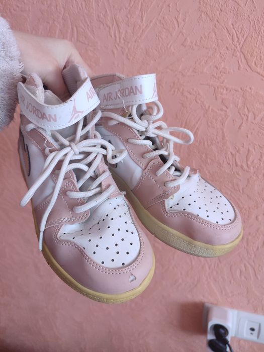 Кросівки хайтопи NIKE на дівчинку 34 розмір