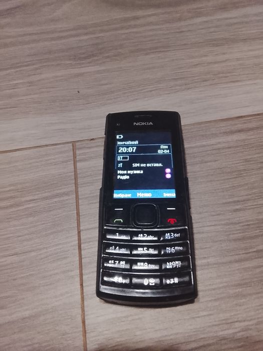 Nokia X2 -мобільний телефон
