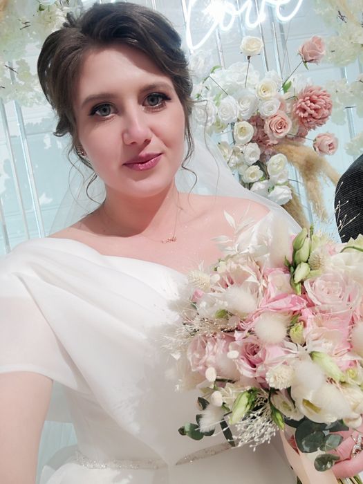 Весільна сукня  в гарному стані