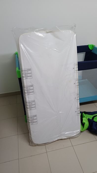 Cama bébé portatil zippy e colchão