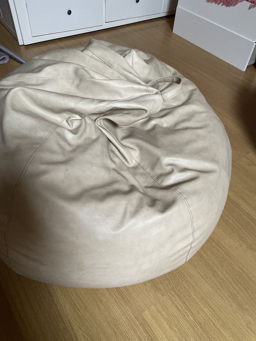 Pouf beige grande em sintetico  pouco uso