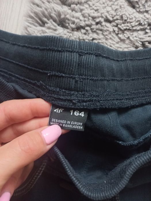 Spodnie chłopięce jogery 164 4f