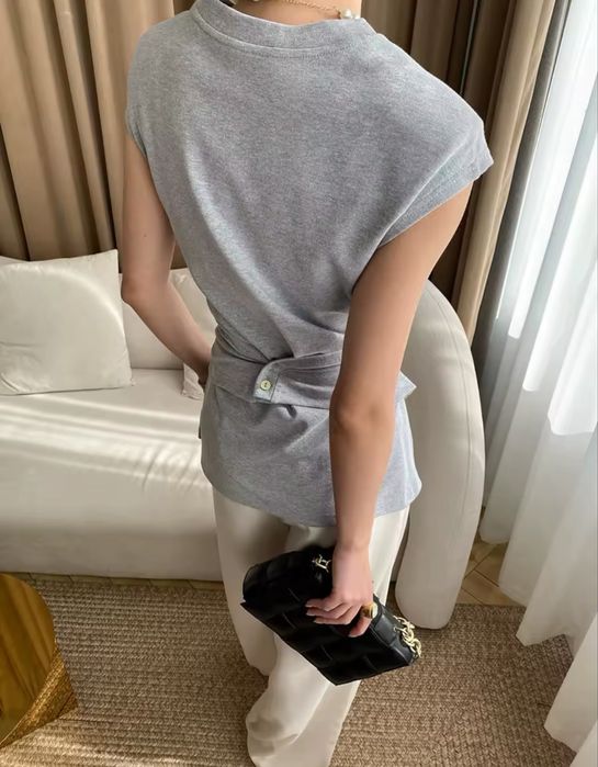 Стильна жіноча футболка блуза