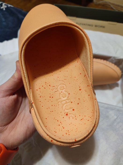 Snibbs, the clog