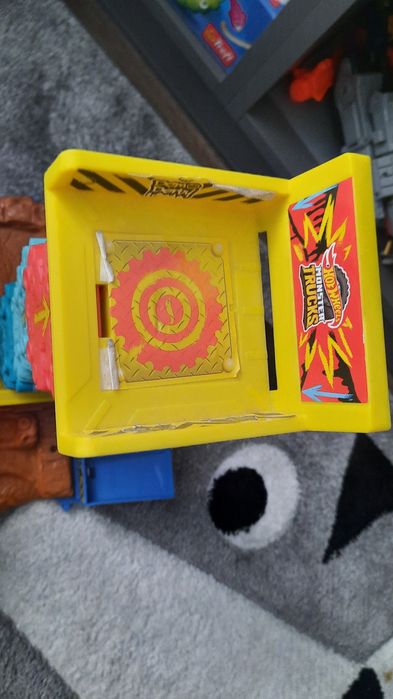 Hot wheels monster trucks arena