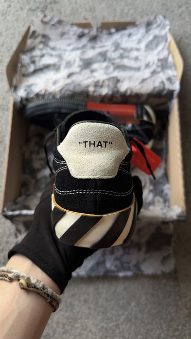 Off-White Low Vulcanized Black/White Suede EU38