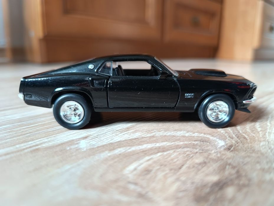 Modele Porsche 911 Carrera Ford Mustang Welly