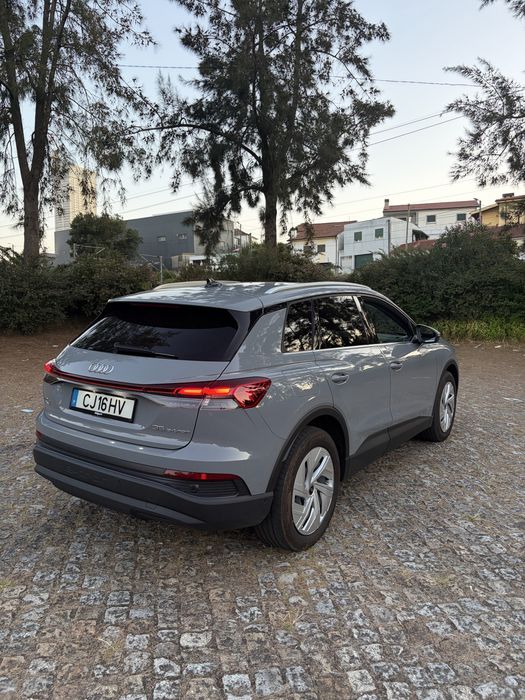 Audi Q4 - Etron 35 (Garantia)