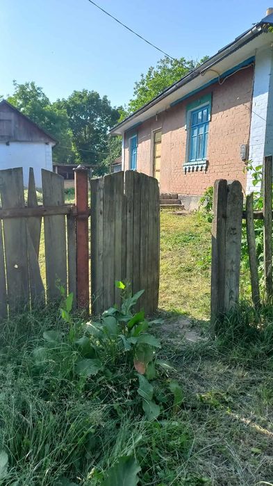 Продаж будинку у тихому місці