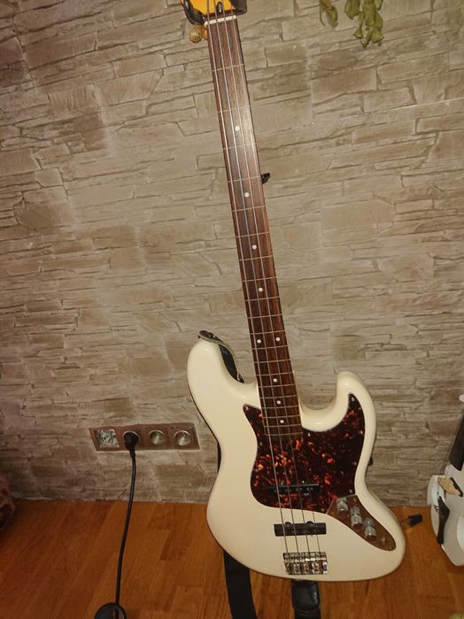 Gitara basowa vintage fretless