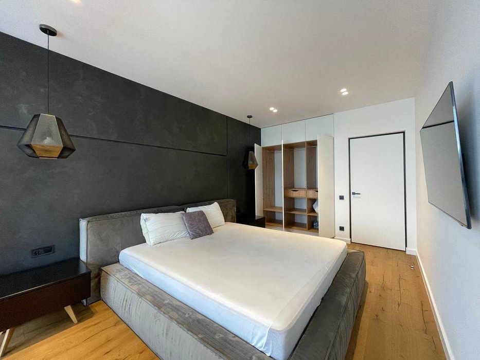 Героїв УПА 73в. Студія+спальня. Гардероб.  60м.кв.  Підземний паркінг!