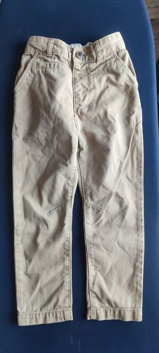 Beżowe spodnie chłopięce