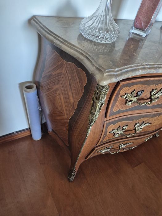 Cómoda estilo Luís XV