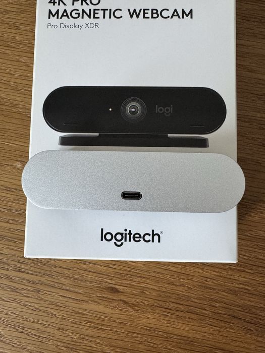 Logitech 4K PRO Ultra HD webcam( Display XDR)