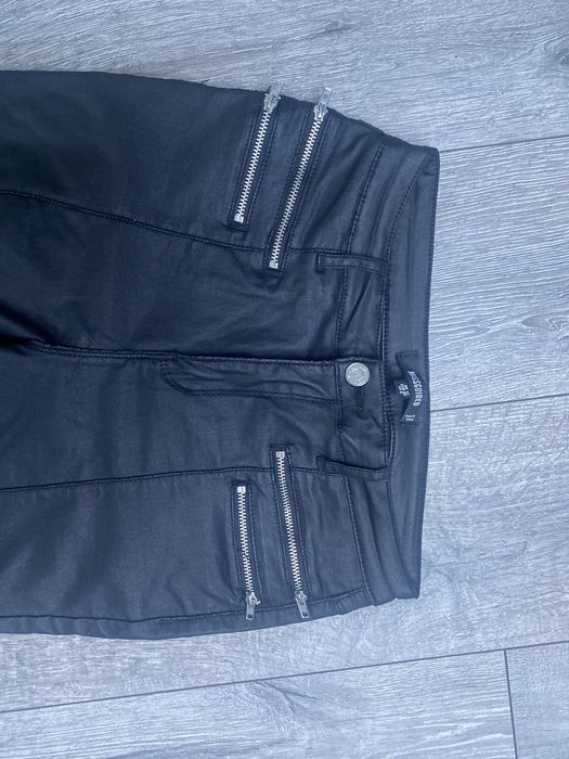 Spodnie damskie 40 MISSGUIDED , czarne woskowane