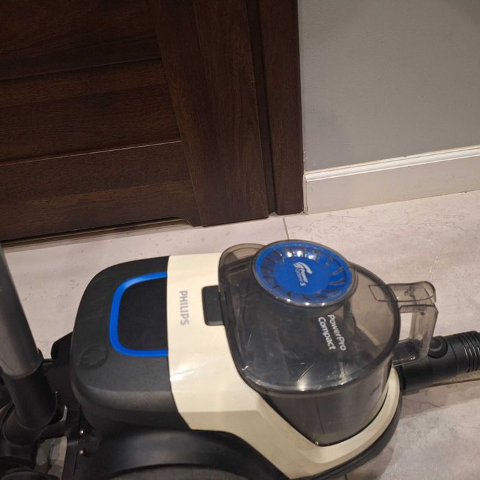 Odkurzacz bezworkowy Philips PowerPro Compact, b. mocny model z hepa.