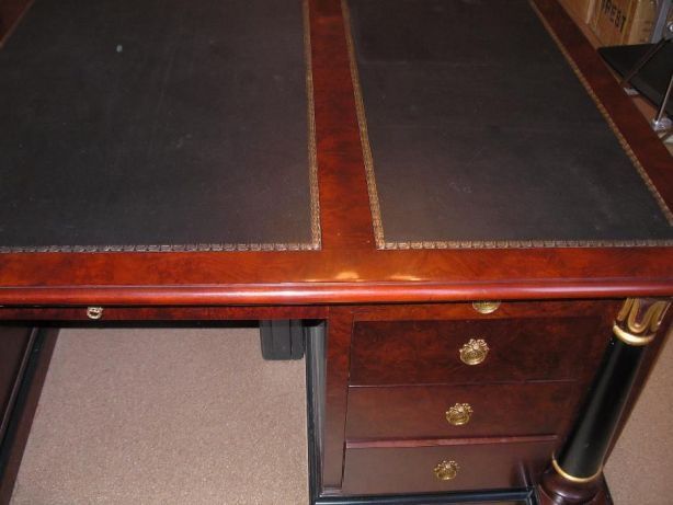 Продам стіл керівника Еліт класу.